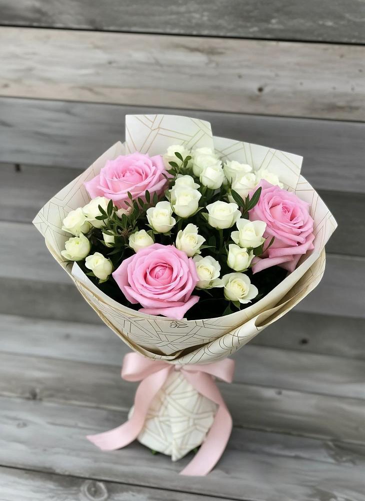 Букет цветов из: Розы в Полярных Зорях