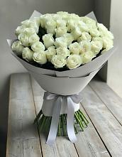 Букет 35 Белых роз в Полярных Зорях