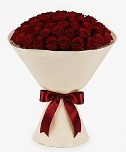 Букет 101 Бордовая роза Блэк Бакарра в Полярных Зорях