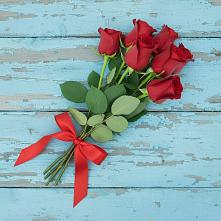 Букет Красные розы в Полярных Зорях