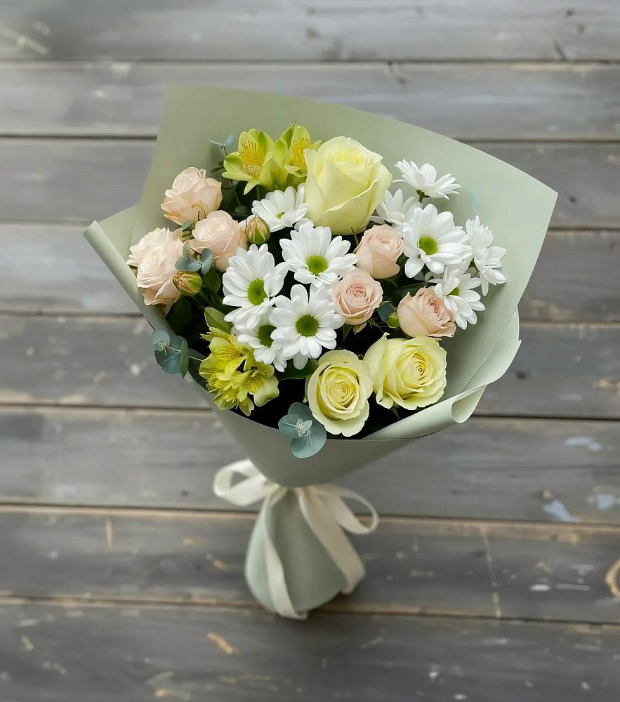 Букет цветов из: Альстромерии, Розы и Хризантемы в Полярных Зорях