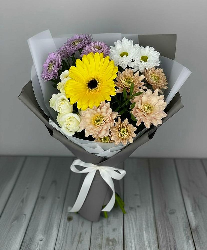 Букет цветов из: Розы, Герберы и Хризантемы в Полярных Зорях