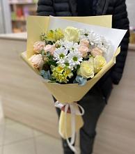 Букет цветов из:  Альстромерии, Розы и Хризантемы в Полярных Зорях
