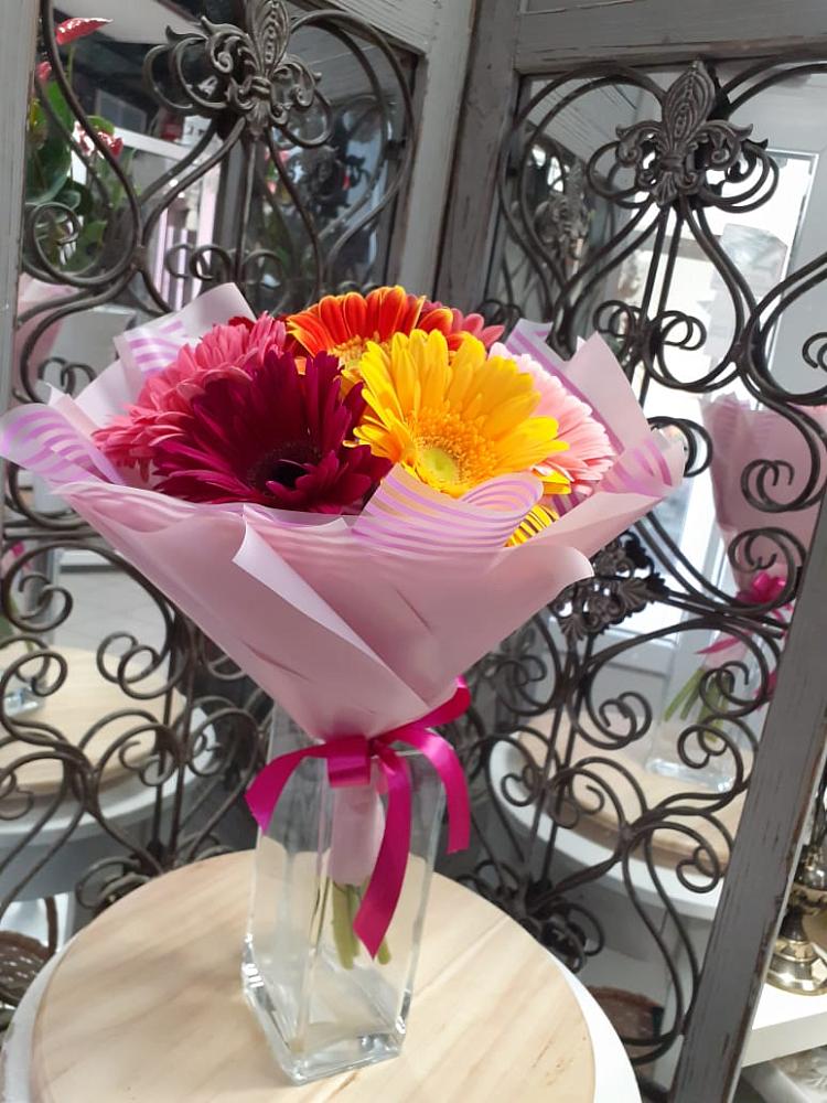 Букет цветов из: Герберы в Полярных Зорях