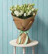 Букет цветов из:  Лизиантусы в Полярных Зорях