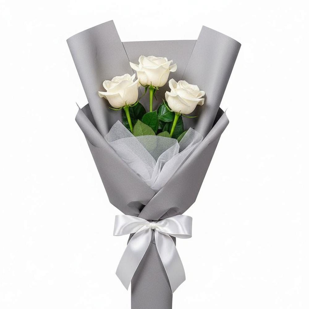Букет 3 белые розы в Полярных Зорях