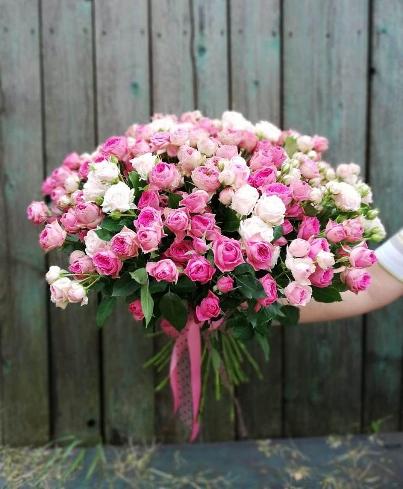 Букет Розовые кустовые розы Натали и Лав Лидия в Полярных Зорях