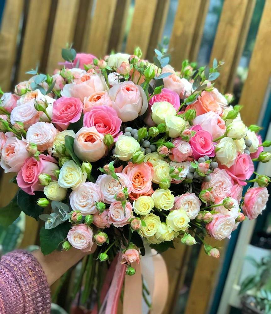 Букет цветов из: Розы в Полярных Зорях