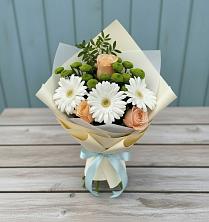 Букет цветов из:  Герберы, Розы и Хризантемы в Полярных Зорях