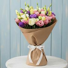 Букет цветов из:  Лизиантусы в Полярных Зорях